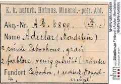 Etiketten zu Feldspat (Adular, Mondstein) (NHMW-MIN-Ab6899)